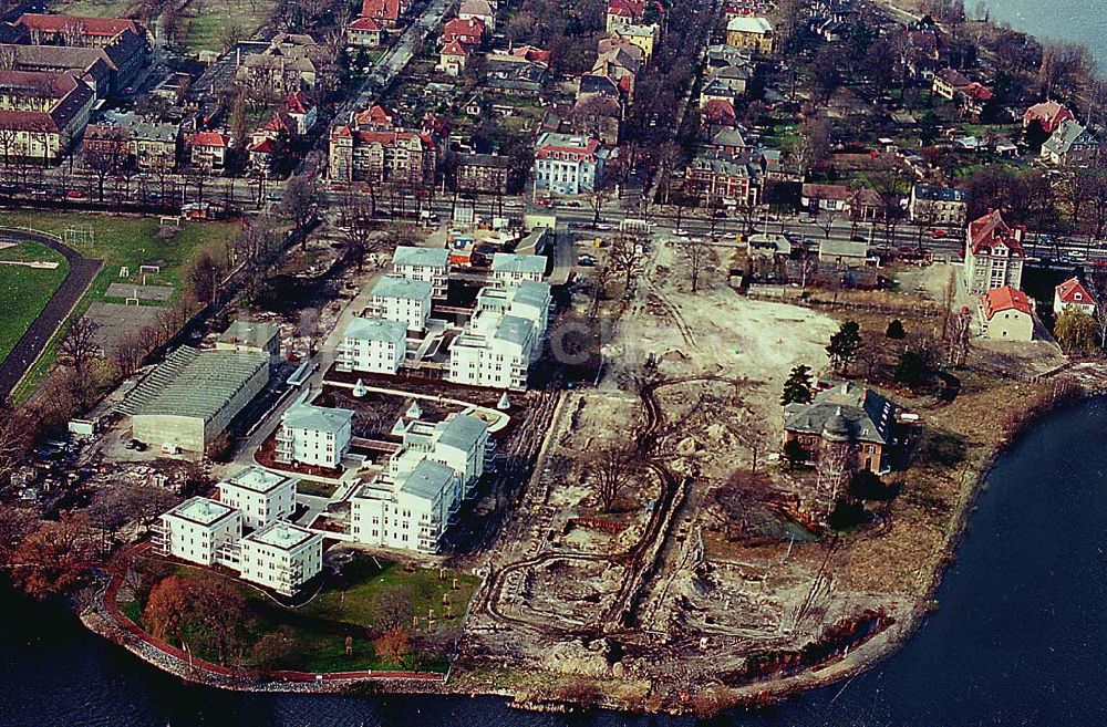 Potsdam von oben - 06.03.1995 Wohnungsneubau am Glienicker Horn an der Glienicker Brücke