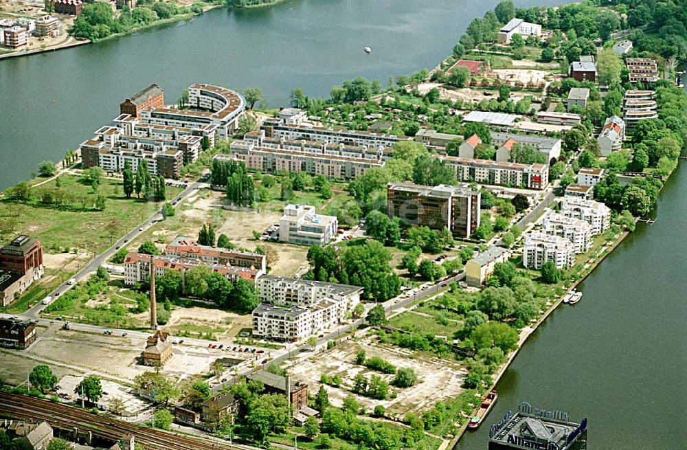 Berlin - Friedrichshain von oben - Wohnungsneubau auf der Halbinsel Stralau an der Rummelsburger Bucht. Datum: 16.05.03