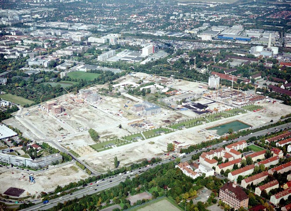 München aus der Vogelperspektive: Wohnungsneubau in München Forstenried - Richtung Heizkraftwerk Starnberg.