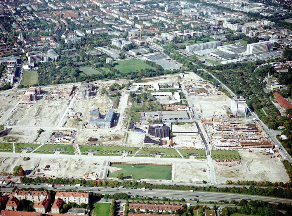 Luftaufnahme München - Wohnungsneubau in München Forstenried - Richtung Heizkraftwerk Starnberg.