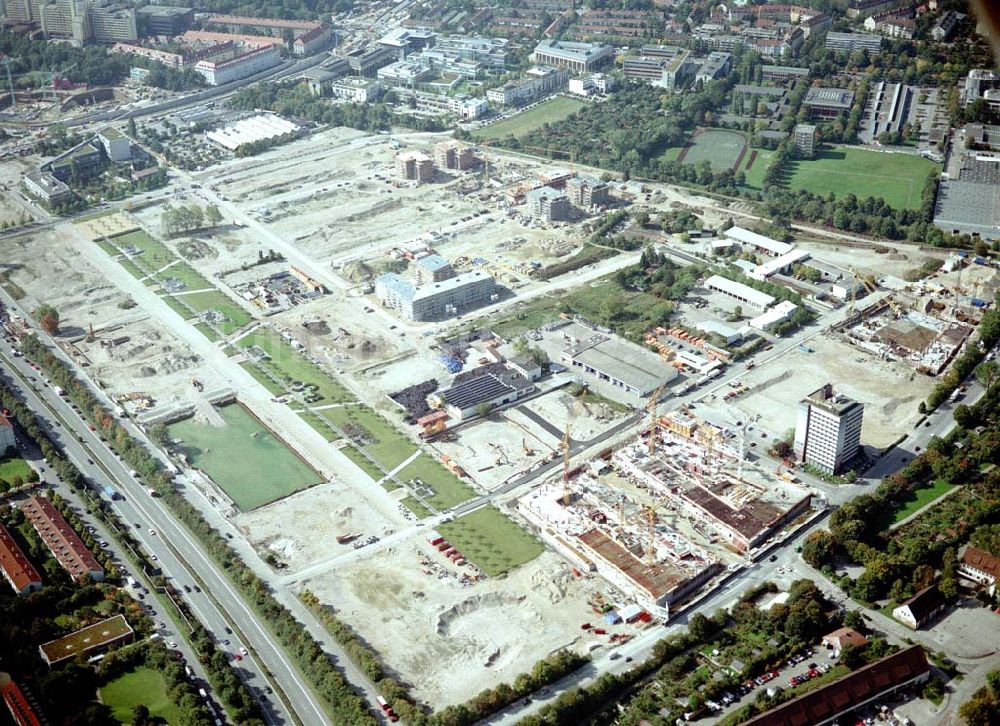 München von oben - Wohnungsneubau in München Forstenried - Richtung Heizkraftwerk Starnberg.