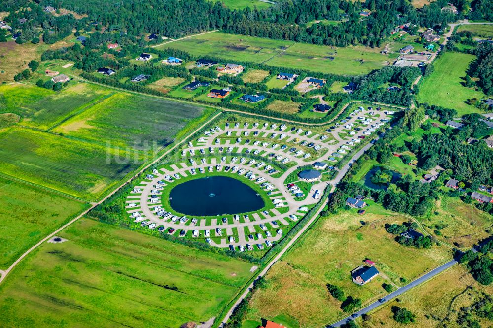 Römö aus der Vogelperspektive: Wohnwagen und Wohnmobile auf dem Wohnmobilstellplatz Oasen WoMo Stellplatz in Römö in Region Syddanmark, Dänemark