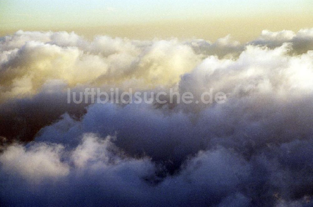 Luftbild Über dem Thüringer Wald - Wolken über dem Thüringer Wald 10.12.02