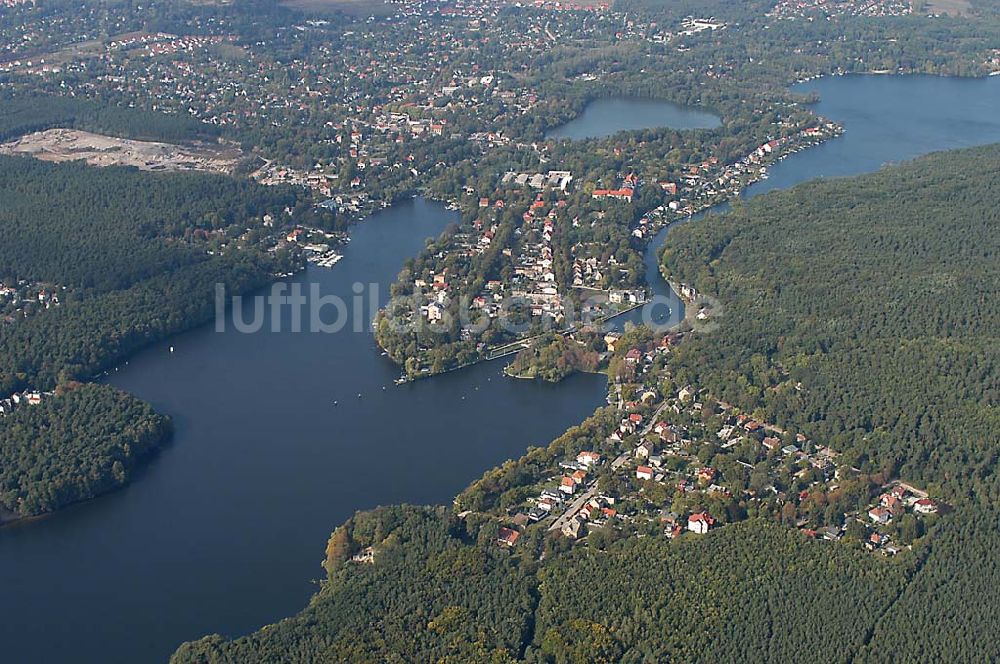 Woltersdorf / Brandenburg aus der Vogelperspektive: 01.10.2003 Woltersdorf am Flakensee