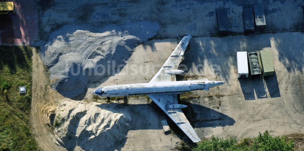 Warschau aus der Vogelperspektive: Wrack eines ehemaligen Passagierflugzeuges Tupolew TU 143A in Warschau