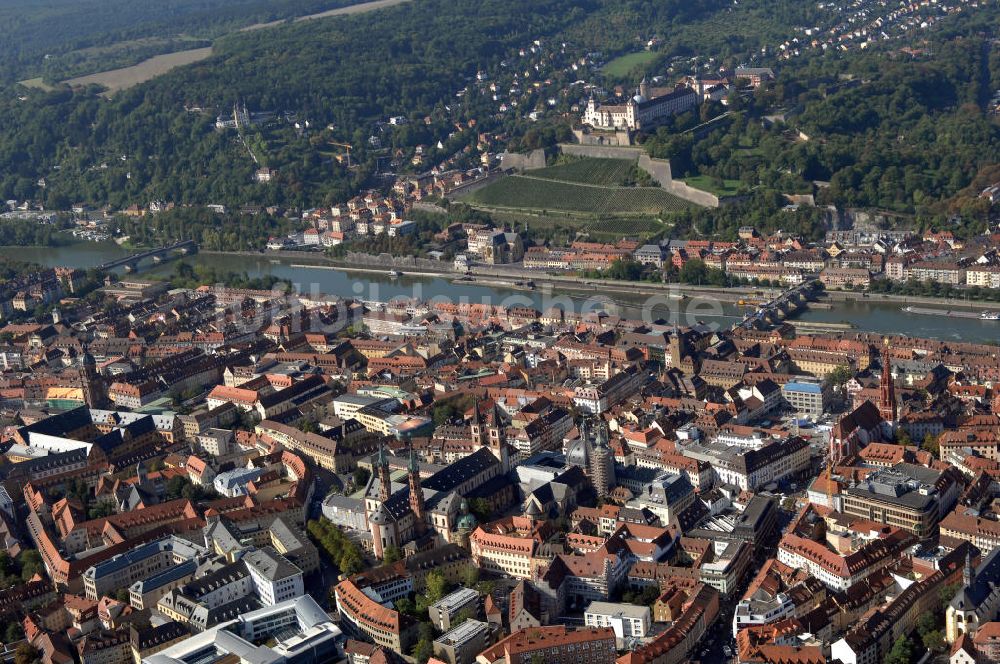 WÜRZBURG aus der Vogelperspektive: Würzberg mit der Festung Marienberg, der Marienkapelle und dem Würzburger Dom