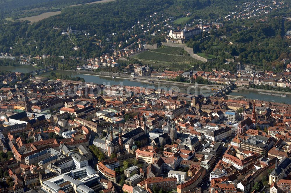 Luftbild WÜRZBURG - Würzberg mit der Festung Marienberg, der Marienkapelle und dem Würzburger Dom