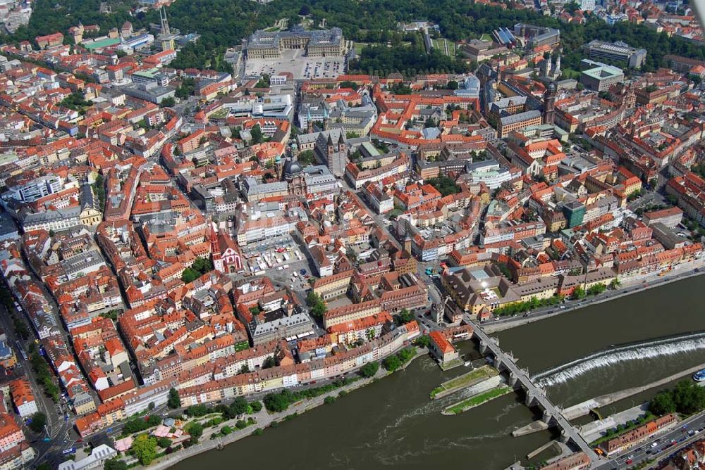 Luftbild Würzburg - Würzburger Altstadt und die Marienkapelle