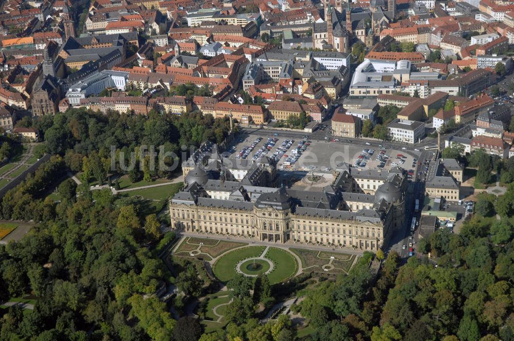 Würzburg von oben - Würzburger Residenz in Bayern