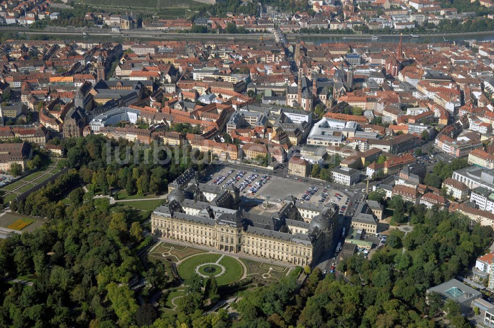 Würzburg aus der Vogelperspektive: Würzburger Residenz in Bayern