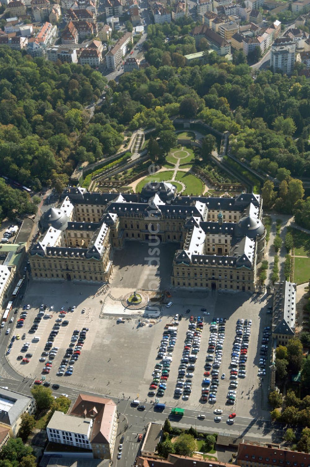 Würzburg von oben - Würzburger Residenz in Bayern