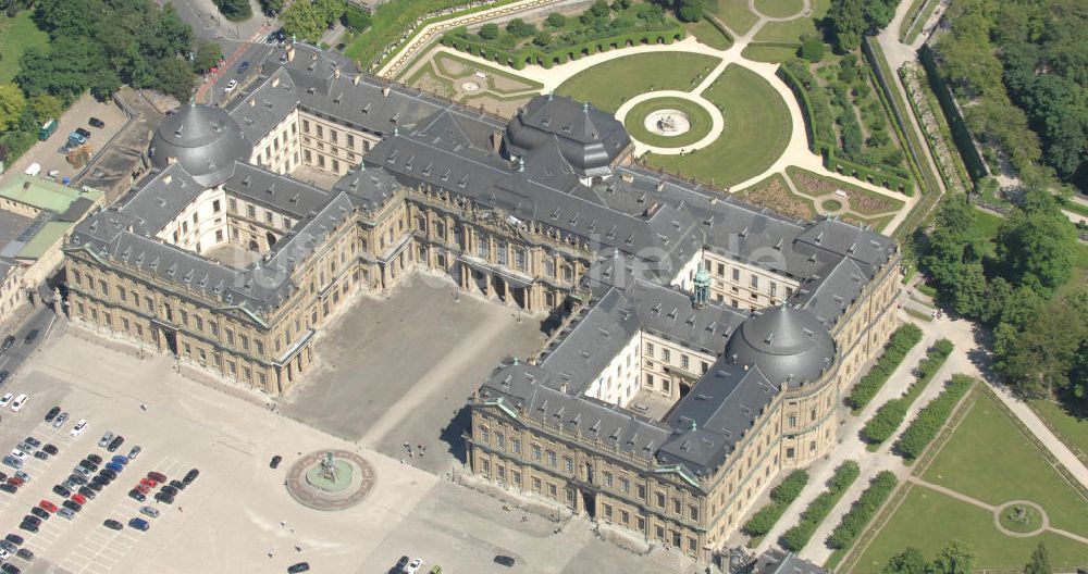 Würzburg von oben - Würzburger Residenz , einem barocken Residenzbau am Rande der Innenstadt von Würzburg