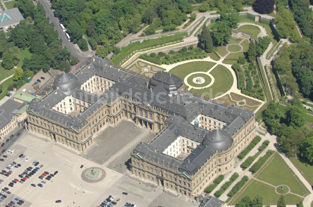 Würzburg aus der Vogelperspektive: Würzburger Residenz , einem barocken Residenzbau am Rande der Innenstadt von Würzburg