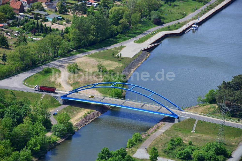 Wusterwitz von oben - Wusterwitzer Brücke am Elbe-Havel-Kanal im Bundesland Brandenburg