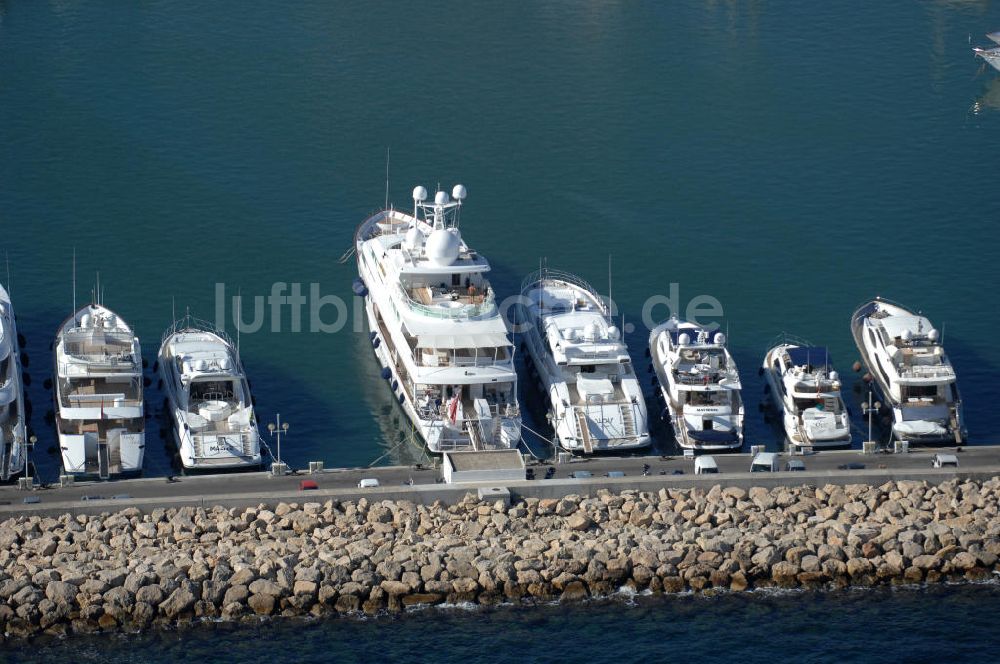 Vallauris von oben - Yachten am Hafen Golfe-Juan in Vallauris