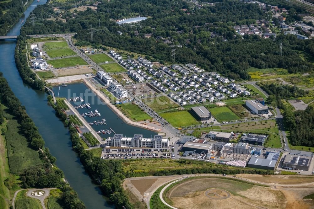 Gelsenkirchen Von Oben Yachthafen Mit Bootsliegeplätzen Am Uferbereich Des Rhein Herne Kanal