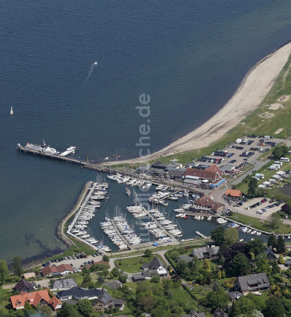 Langballig von oben - Yachthafen mit Bootsliegeplätzen am Uferbereich Langballigau in Langballig im Bundesland Schleswig-Holstein