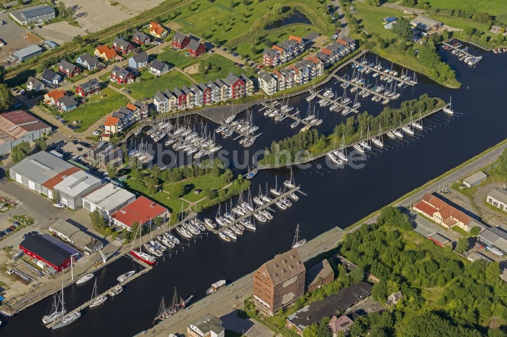 Luftaufnahme Greifswald - Yachthafen Greifswald am Fluß Ryck mit dem Sitz der Bootspark GbR York von Raven in Greifswald im Bundesland Mecklenburg-Vorpommern