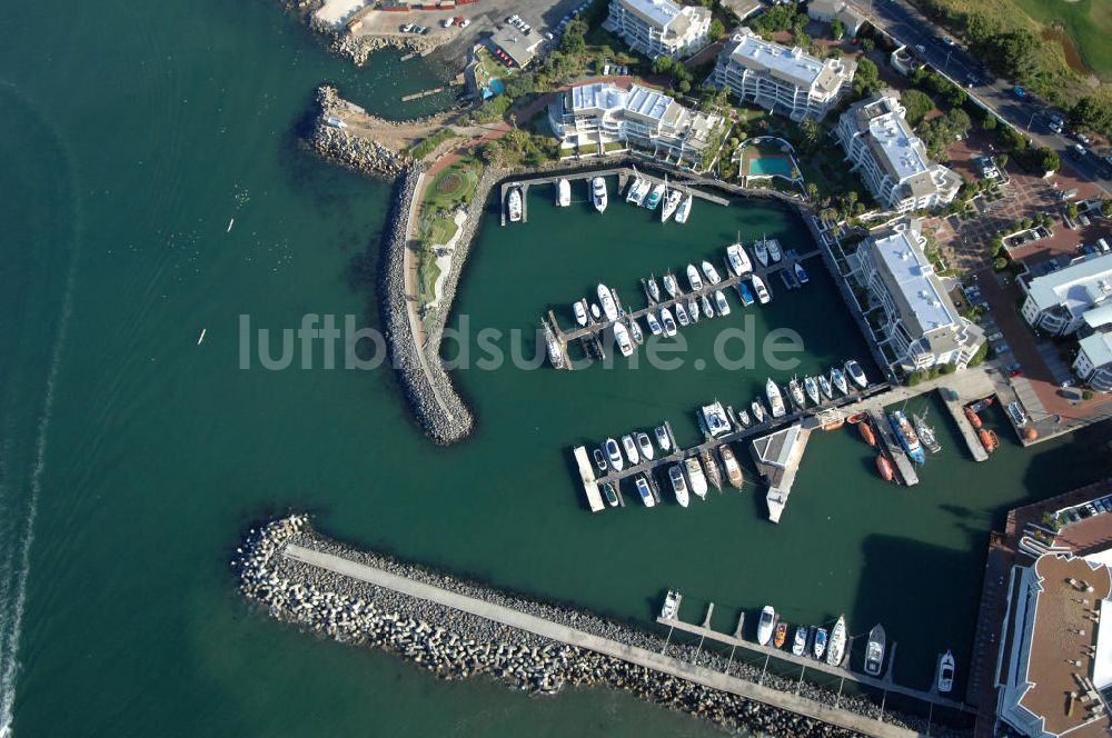 Luftbild Kapstadt / Cap Town - Yachthafen am Radisson Blu Waterfront Hotel / marina on Blu Radisson Waterfront Hotel Cape Town