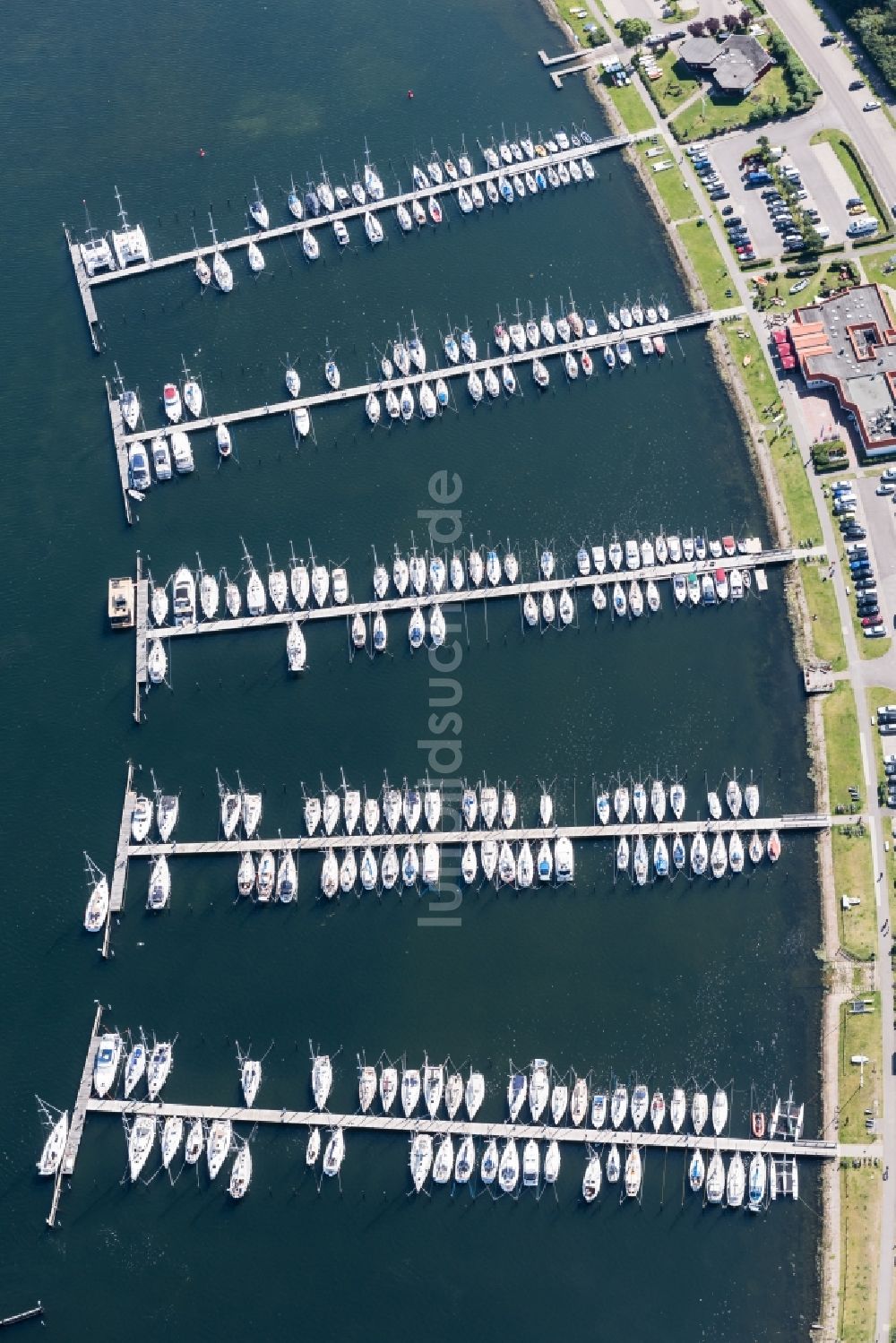 Luftaufnahme Fehmarn - Yachthafen Südstrand in Burg auf Fehmarn im Bundesland Schleswig-Holstein