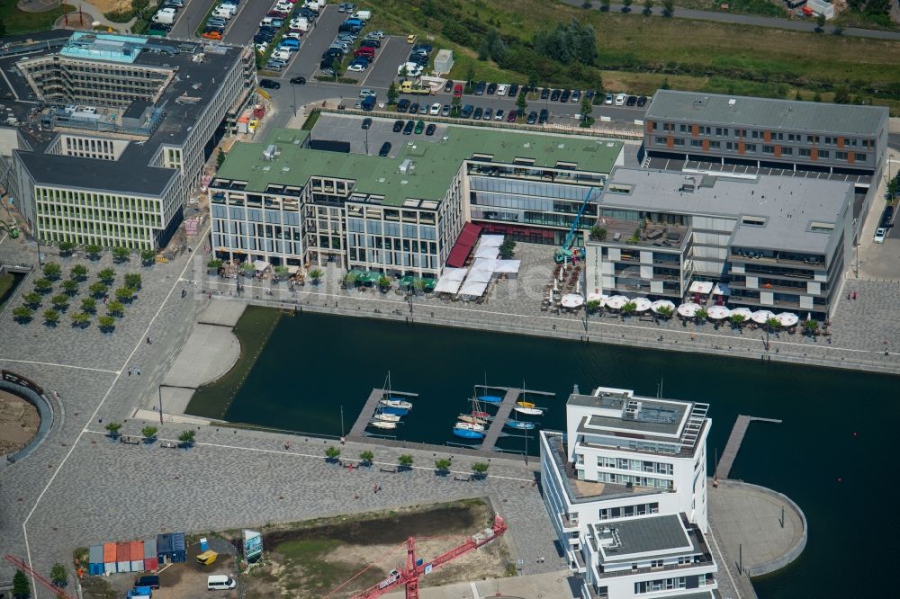 Luftbild Dortmund - Yachthafen mit Sportboot- Anlegestellen und Bootsliegeplätzen am Uferbereich des Phoenixsee in Dortmund im Bundesland Nordrhein-Westfalen