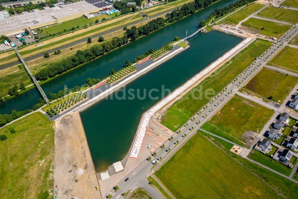 Gelsenkirchen von oben - Yachthafen mit Sportboot- Anlegestellen und Bootsliegeplätzen am Uferbereich des Rhein-Herne-Kanal in Gelsenkirchen im Bundesland Nordrhein-Westfalen