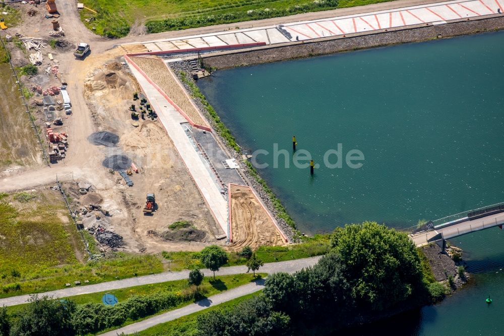 Luftbild Gelsenkirchen - Yachthafen mit Sportboot- Anlegestellen und Bootsliegeplätzen am Uferbereich des Rhein-Herne-Kanal in Gelsenkirchen im Bundesland Nordrhein-Westfalen