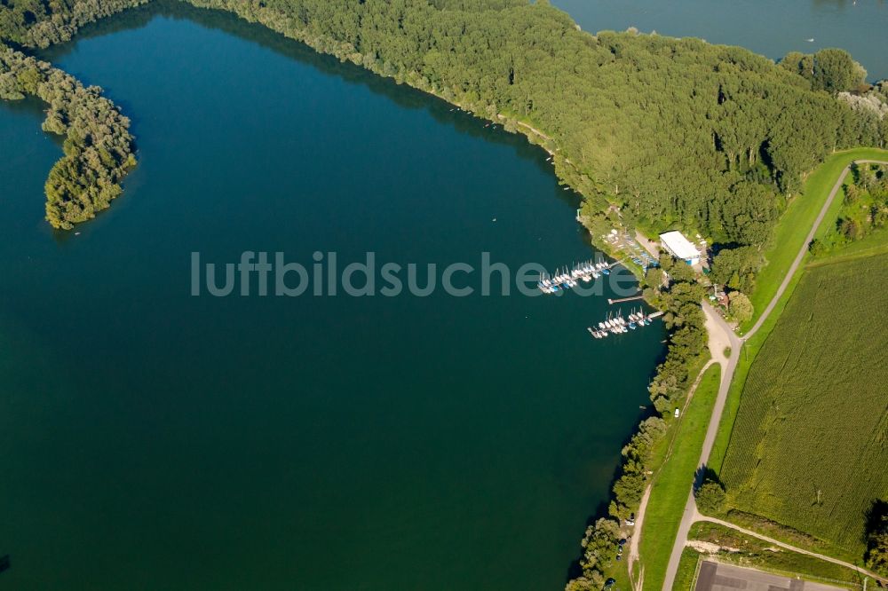 Luftbild Wörth am Rhein - Yachthafen mit Sportboot- Anlegestellen und Bootsliegeplätzen am Uferbereich des Segelclub RKC Wörth e.V. in Wörth am Rhein im Bundesland Rheinland-Pfalz, Deutschland