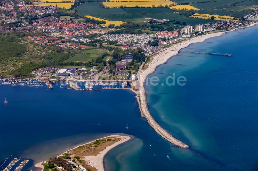 Luftaufnahme Großenbrode - Yachthafen am Uferbereich des Großenbroder Binnensee in Großenbrode im Bundesland Schleswig-Holstein, Deutschland