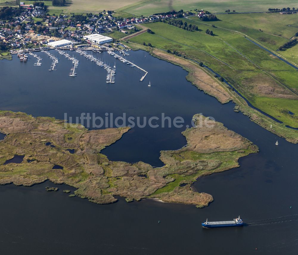 Luftaufnahme Kröslin Yachthafen Am Uferbereich Des Krössliner See In Kröslin Im Bundesland 8366