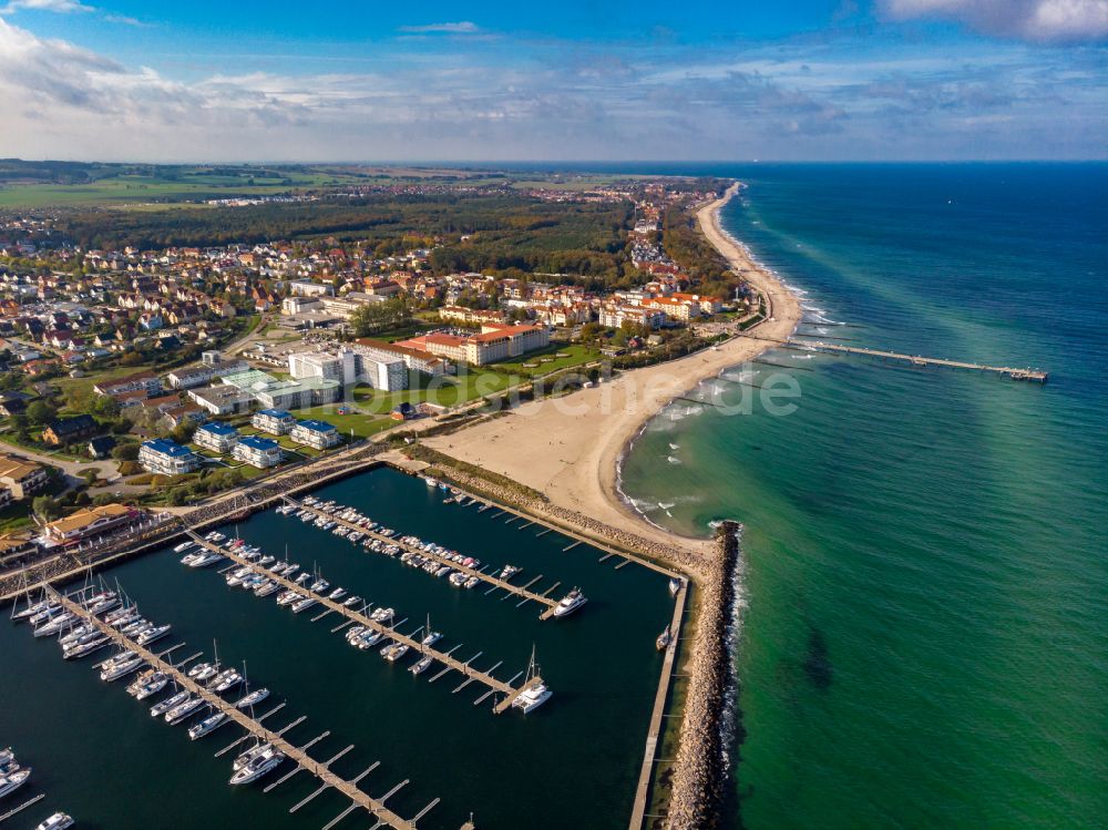 Luftbild Ostseebad Kühlungsborn - Yachthafen am Uferbereich der Ostsee in Ostseebad Kühlungsborn im Bundesland Mecklenburg-Vorpommern, Deutschland