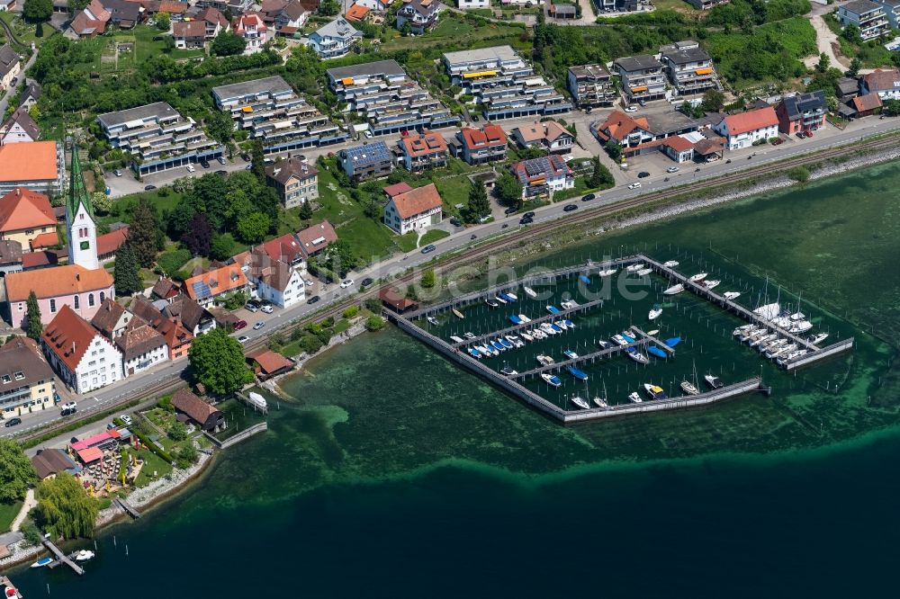 Sipplingen von oben - Yachthafen am Uferbereich in Sipplingen im Bundesland Baden-Württemberg, Deutschland