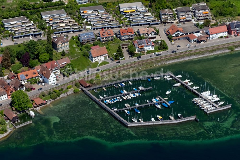 Sipplingen aus der Vogelperspektive: Yachthafen am Uferbereich in Sipplingen im Bundesland Baden-Württemberg, Deutschland