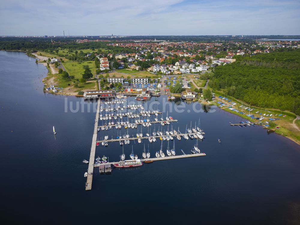 Markkleeberg aus der Vogelperspektive: Yachthafen am Uferbereich Yachthafen Cospudener Yacht Club Markkleeberg e.V. in Markkleeberg im Bundesland Sachsen, Deutschland