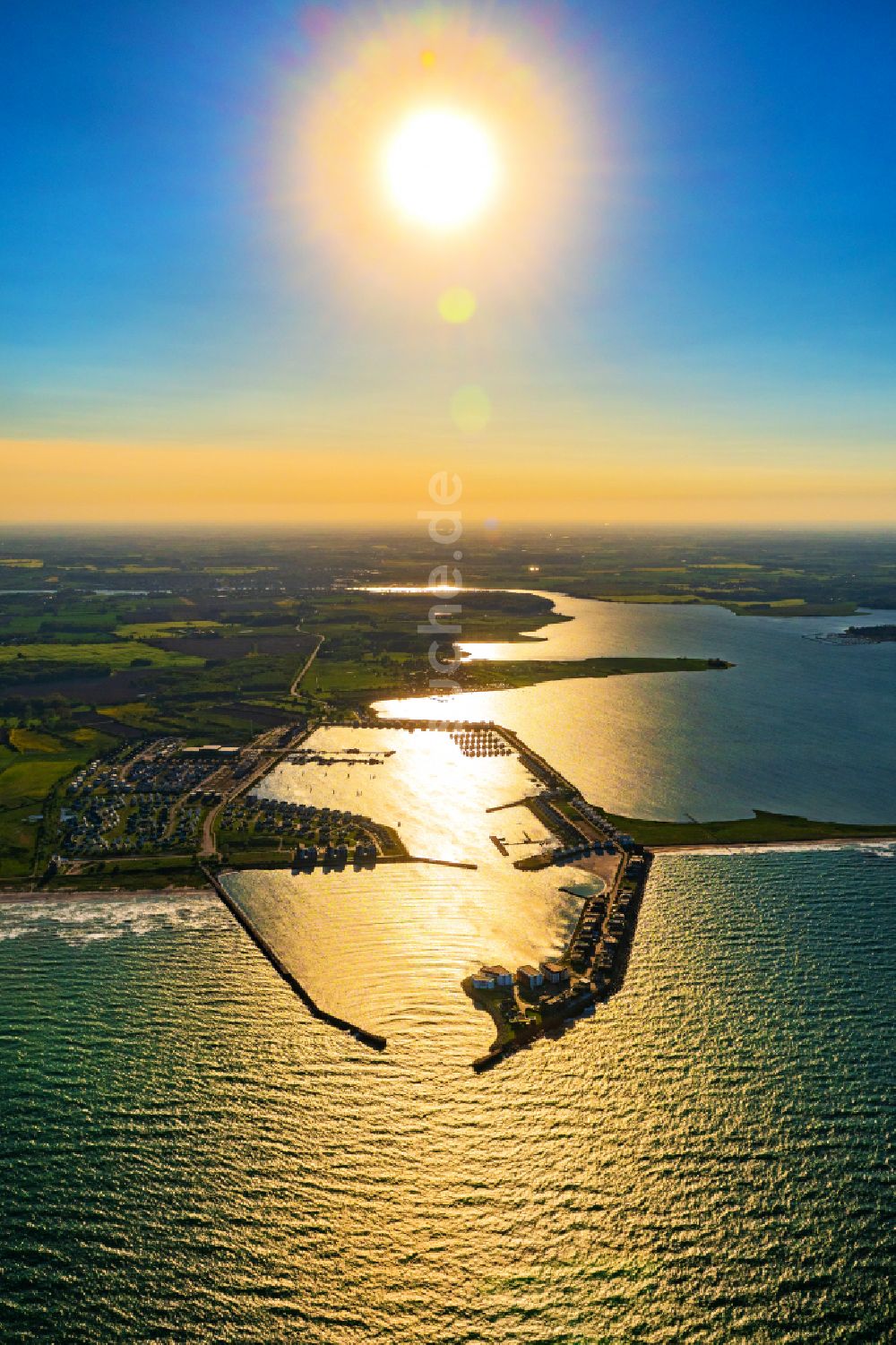 Luftbild Kappeln - Yachthafen Yachthafen Olpenitz mit Sportboot- Anlegestellen und Bootsliegeplätzen am Uferbereich der Ostsee in Kappeln im Bundesland Schleswig-Holstein, Deutschland