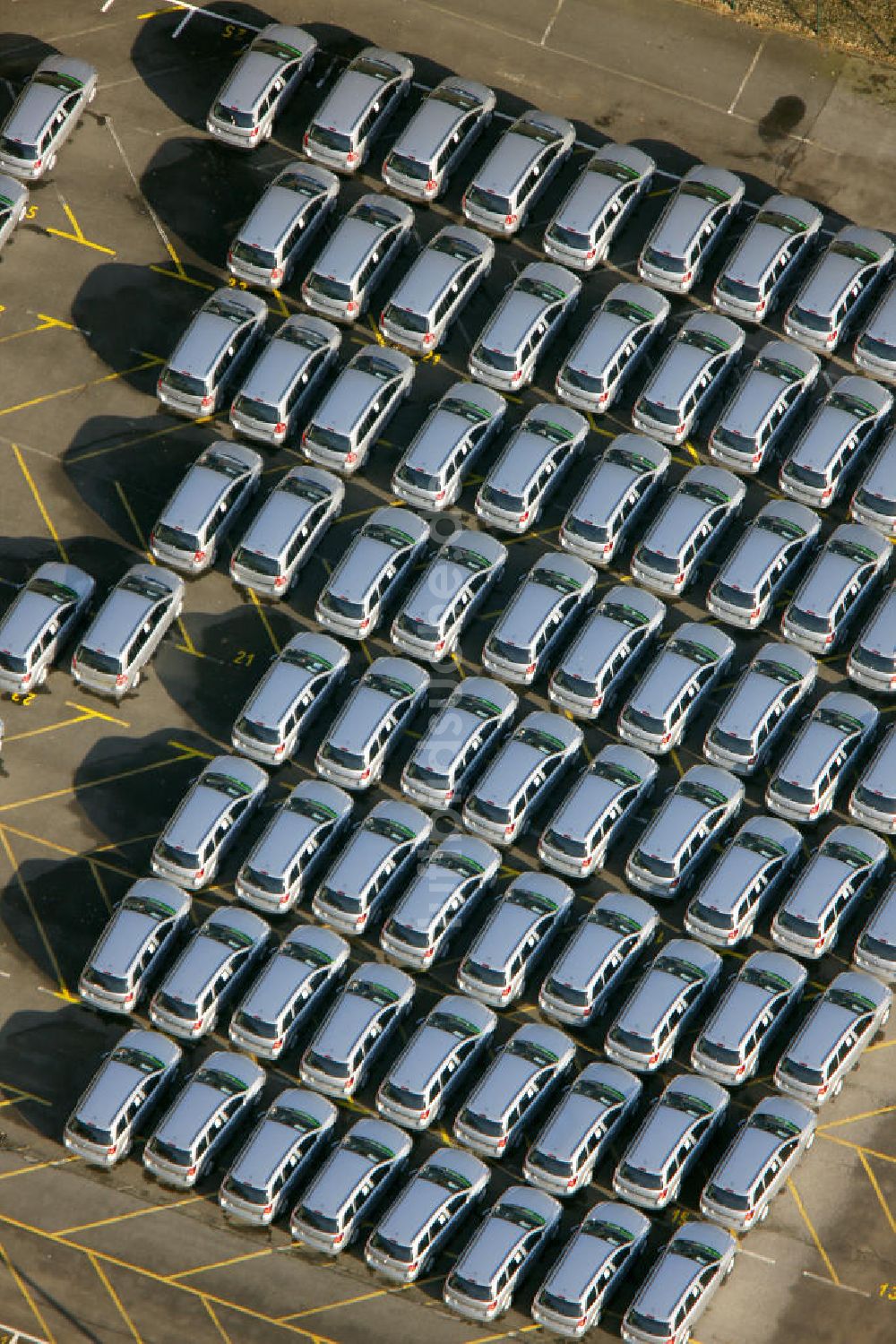 Luftaufnahme Bochum - Zafira - Neuwagen- Abstellflächen am Opel-Werk in Bochum