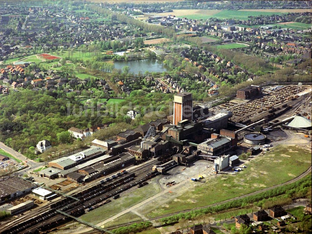 Kamp-Lintfort aus der Vogelperspektive: Zeche Friedrich Heinrich ist ein ehemaliges Steinkohlenbergwerk in Kamp-Lintfort im Bundesland Nordrhein-Westfalen