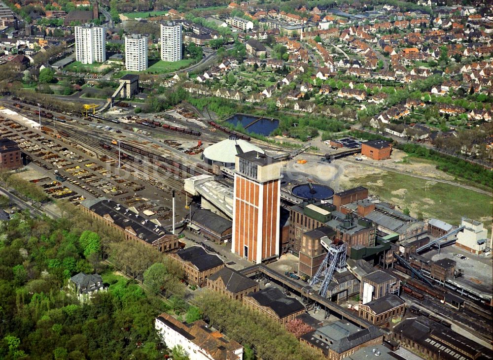 Luftaufnahme Kamp-Lintfort - Zeche Friedrich Heinrich ist ein ehemaliges Steinkohlenbergwerk in Kamp-Lintfort im Bundesland Nordrhein-Westfalen