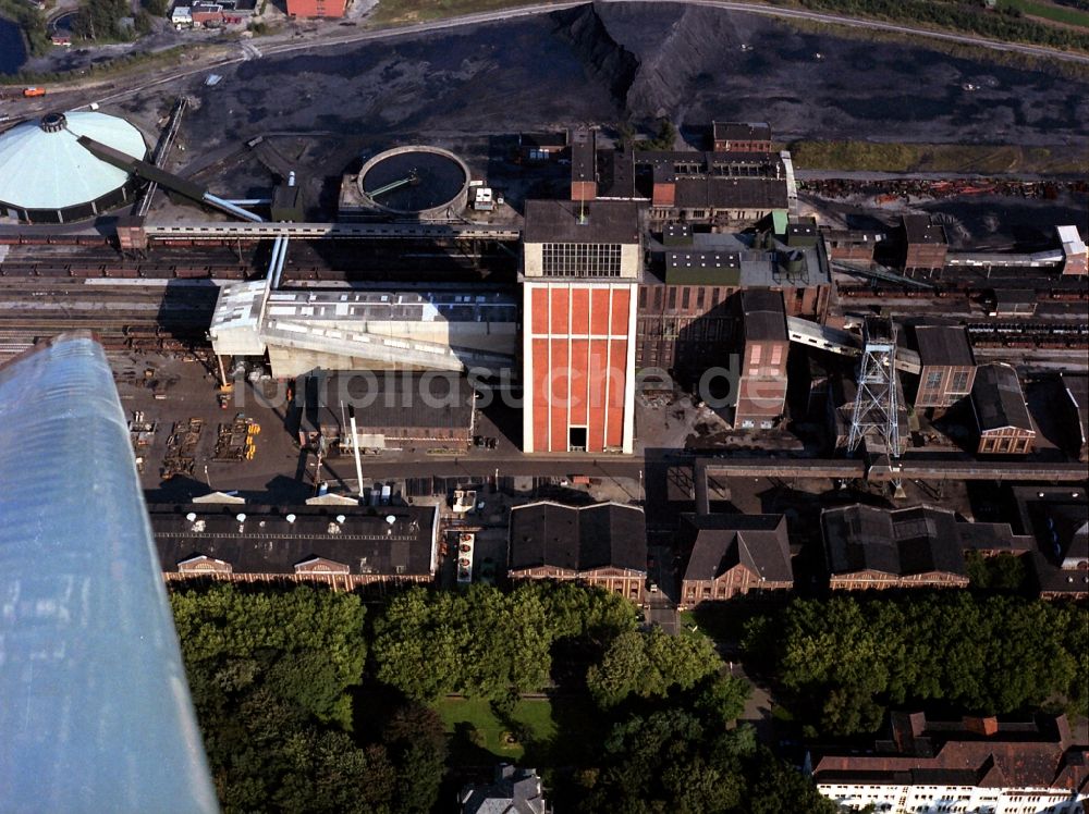 Luftaufnahme Kamp-Lintfort - Zeche Friedrich Heinrich ist ein ehemaliges Steinkohlenbergwerk in Kamp-Lintfort im Bundesland Nordrhein-Westfalen