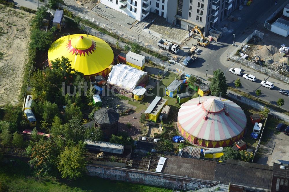 Berlin OT Friedrichshain aus der Vogelperspektive: Zelte shake! am Ostbahnhof im Ortsteil Friedrichshain in Berlin