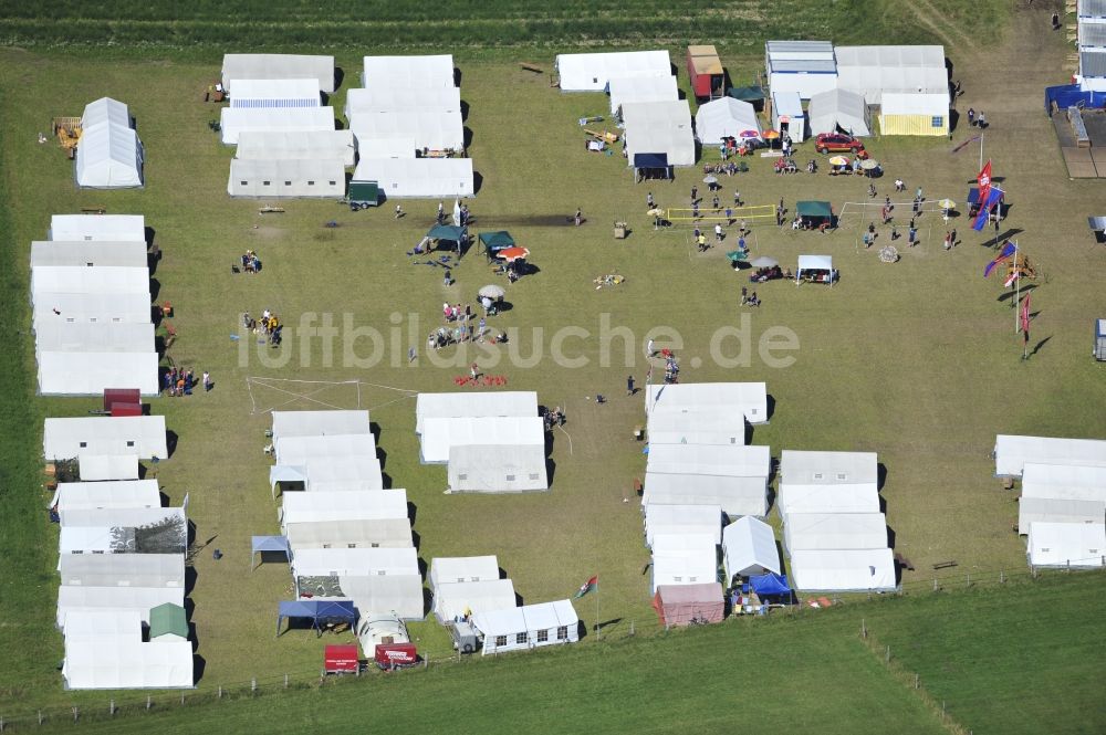 Garlstorf von oben - Zeltlager des Jugendfeuerwehr-Camps des Landkreises Harburg