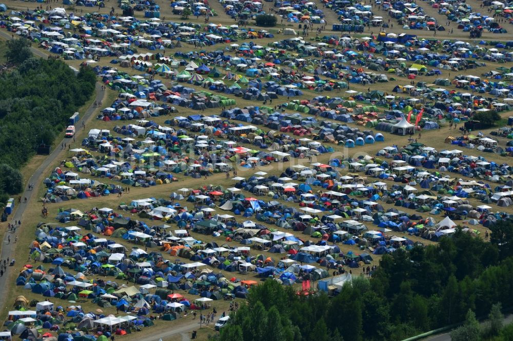 Luftbild Gräfenhainichen - Zeltplatz- Landschaft der Besucher des Melt! Festival in der Eisenstadt Ferropolis in Gräfenhainichen im Bundesland Sachsen-Anhalt