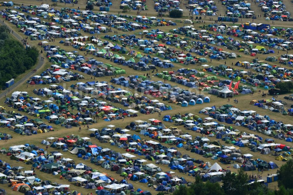 Gräfenhainichen von oben - Zeltplatz- Landschaft der Besucher des Melt! Festival in der Eisenstadt Ferropolis in Gräfenhainichen im Bundesland Sachsen-Anhalt