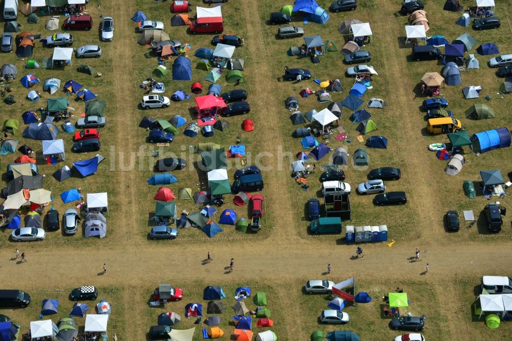 Gräfenhainichen von oben - Zeltplatz- Landschaft der Besucher des Melt! Festival in der Eisenstadt Ferropolis in Gräfenhainichen im Bundesland Sachsen-Anhalt