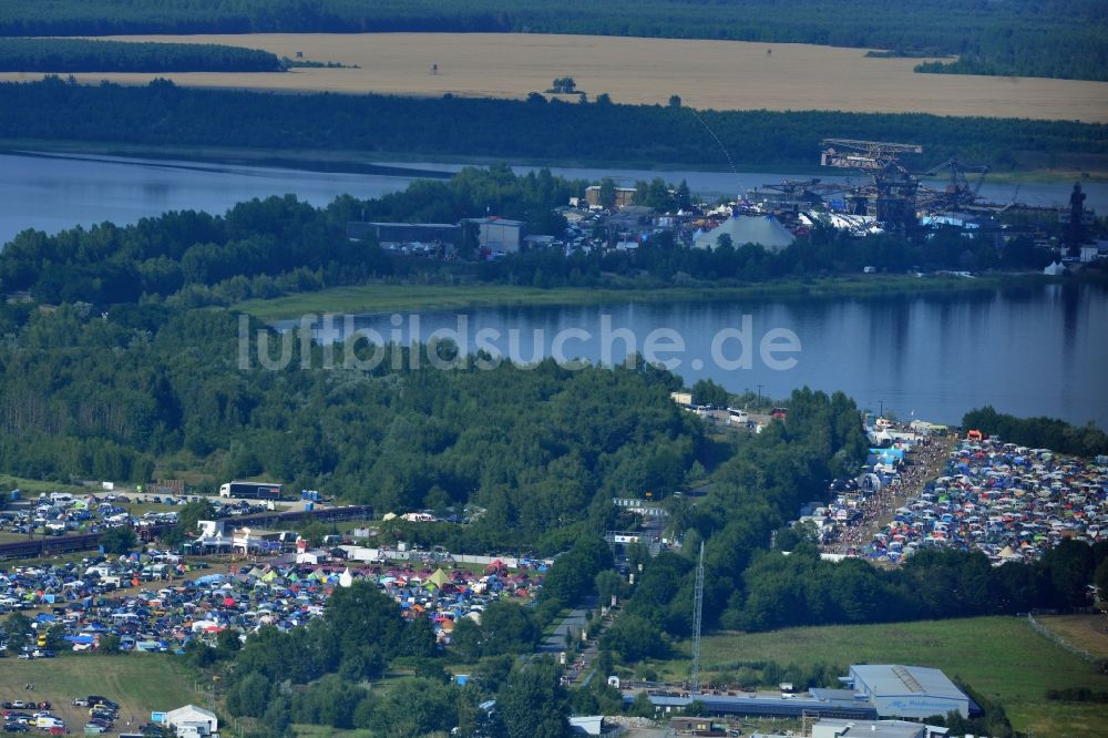 Gräfenhainichen aus der Vogelperspektive: Zeltplatz- Landschaft der Besucher des Melt! Festival in der Eisenstadt Ferropolis in Gräfenhainichen im Bundesland Sachsen-Anhalt