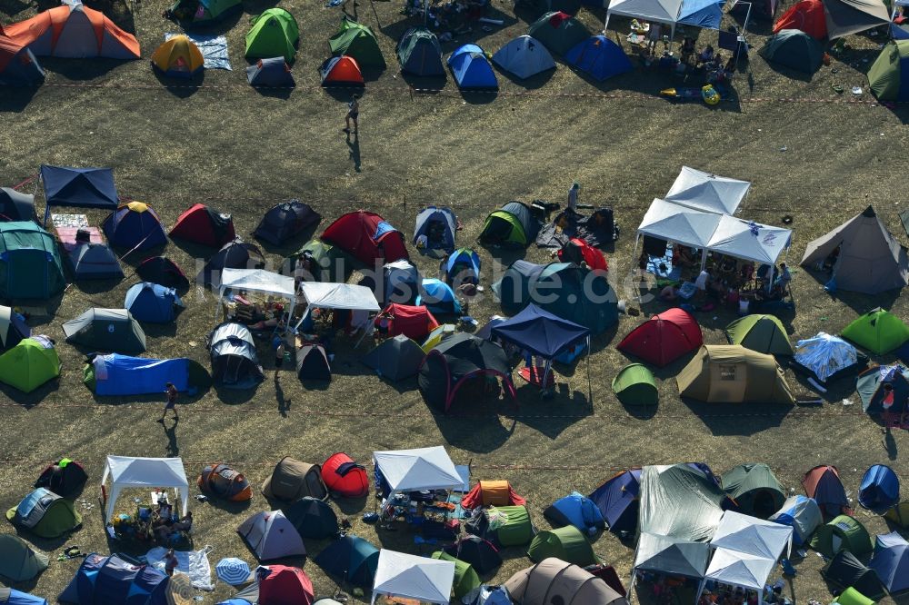 Gräfenhainichen aus der Vogelperspektive: Zeltplatz- Landschaft der Besucher des Melt! Festival in der Eisenstadt Ferropolis in Gräfenhainichen im Bundesland Sachsen-Anhalt