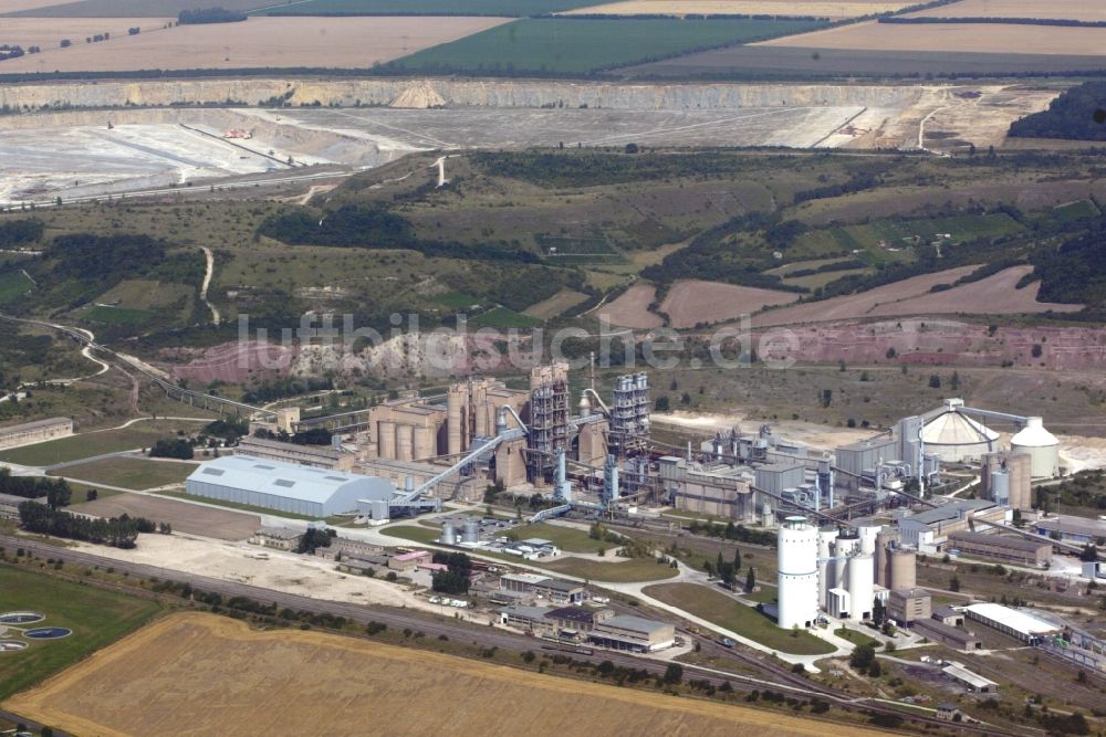 Karsdorf von oben - Zement- Tagebau und Baustoff- Werk der OPTERRA GmbH in Karsdorf im Bundesland Sachsen-Anhalt, Deutschland