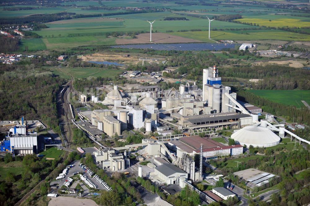 Luftbild Rüdersdorf - Zement- Tagebau und Baustoff- Werk im Ortsteil Tasdorf in Rüdersdorf im Bundesland Brandenburg, Deutschland