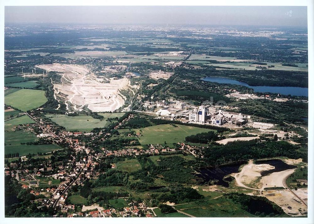 Rüdersdorf / BRB von oben - Zementwerk Rüdersdorf bei Strausberg.