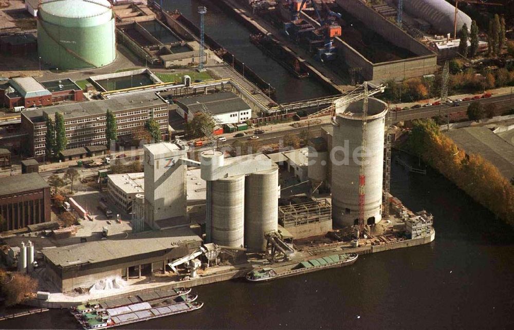 Berlin-Rummelsburg aus der Vogelperspektive: Zementwerksneubau in Rummelsburg